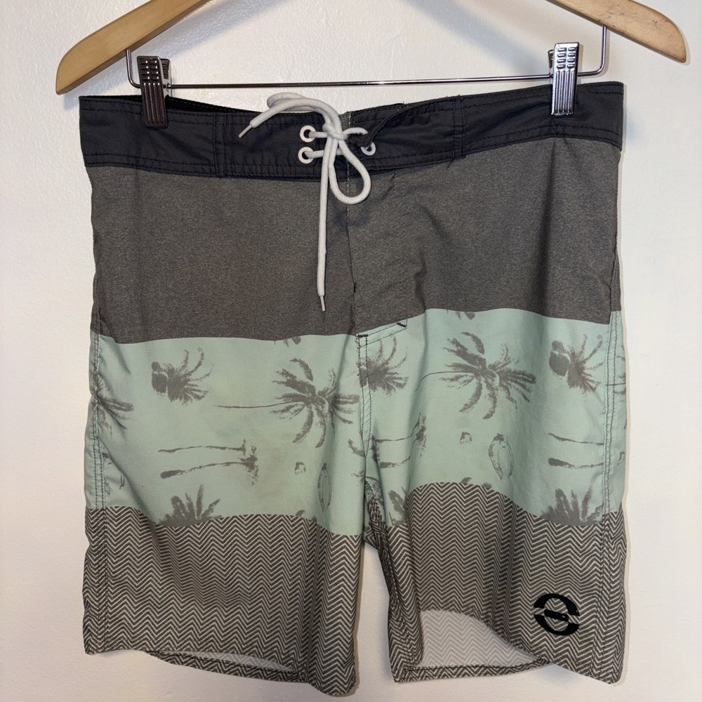 Core Device Hybrid Land or Water Shorts Unlined Swimwear Men's Size 32 Tropical